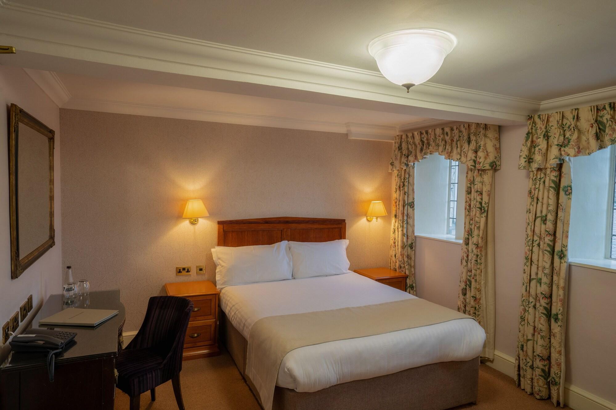 Hazlewood Castle & Spa Тадкастър Екстериор снимка