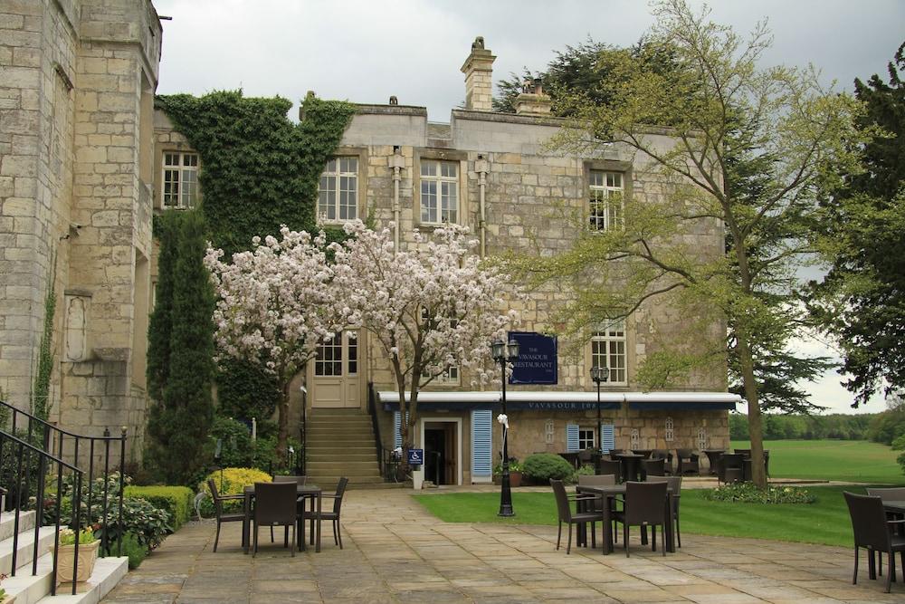 Hazlewood Castle & Spa Тадкастър Екстериор снимка