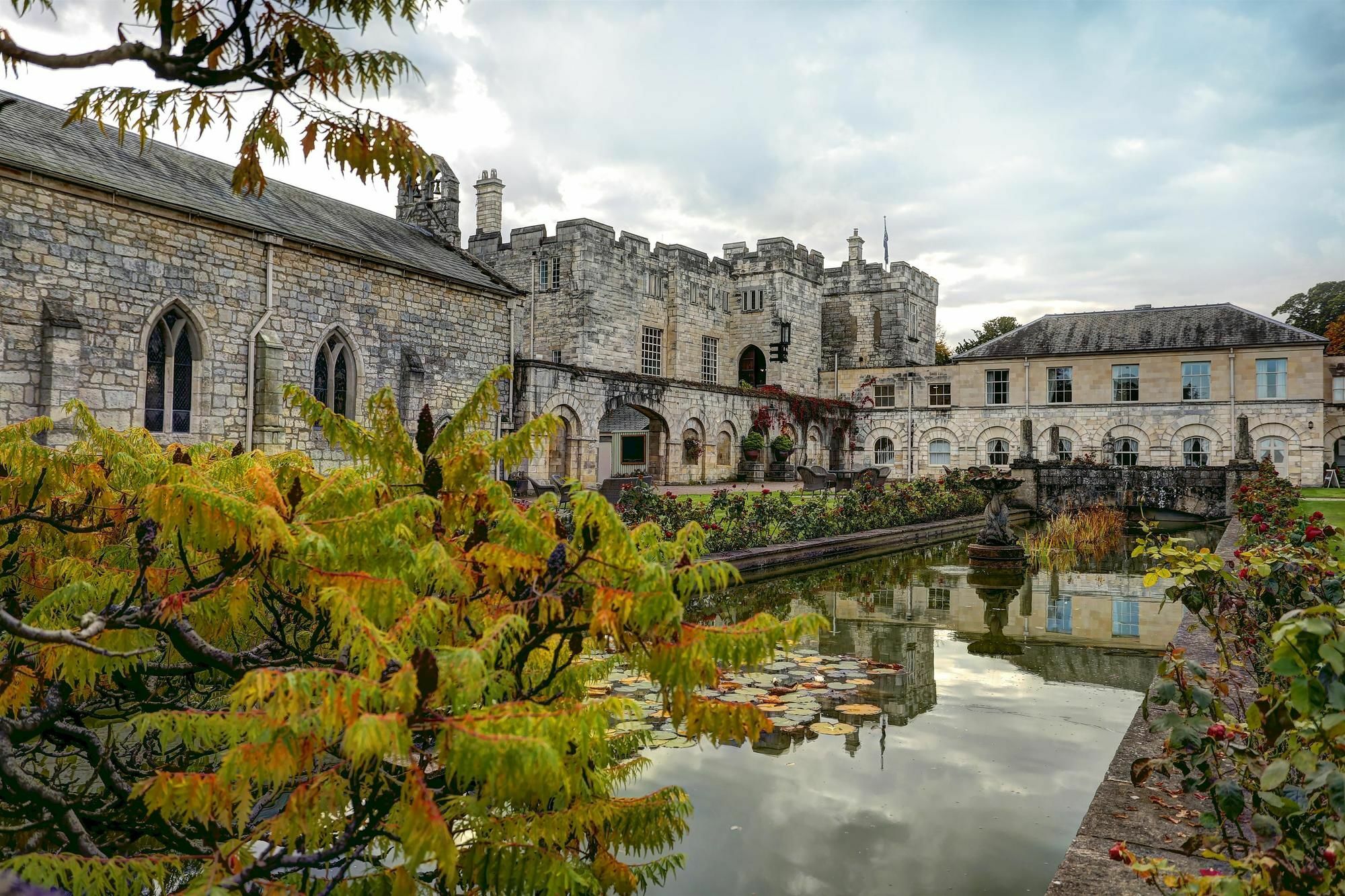 Hazlewood Castle & Spa Тадкастър Екстериор снимка