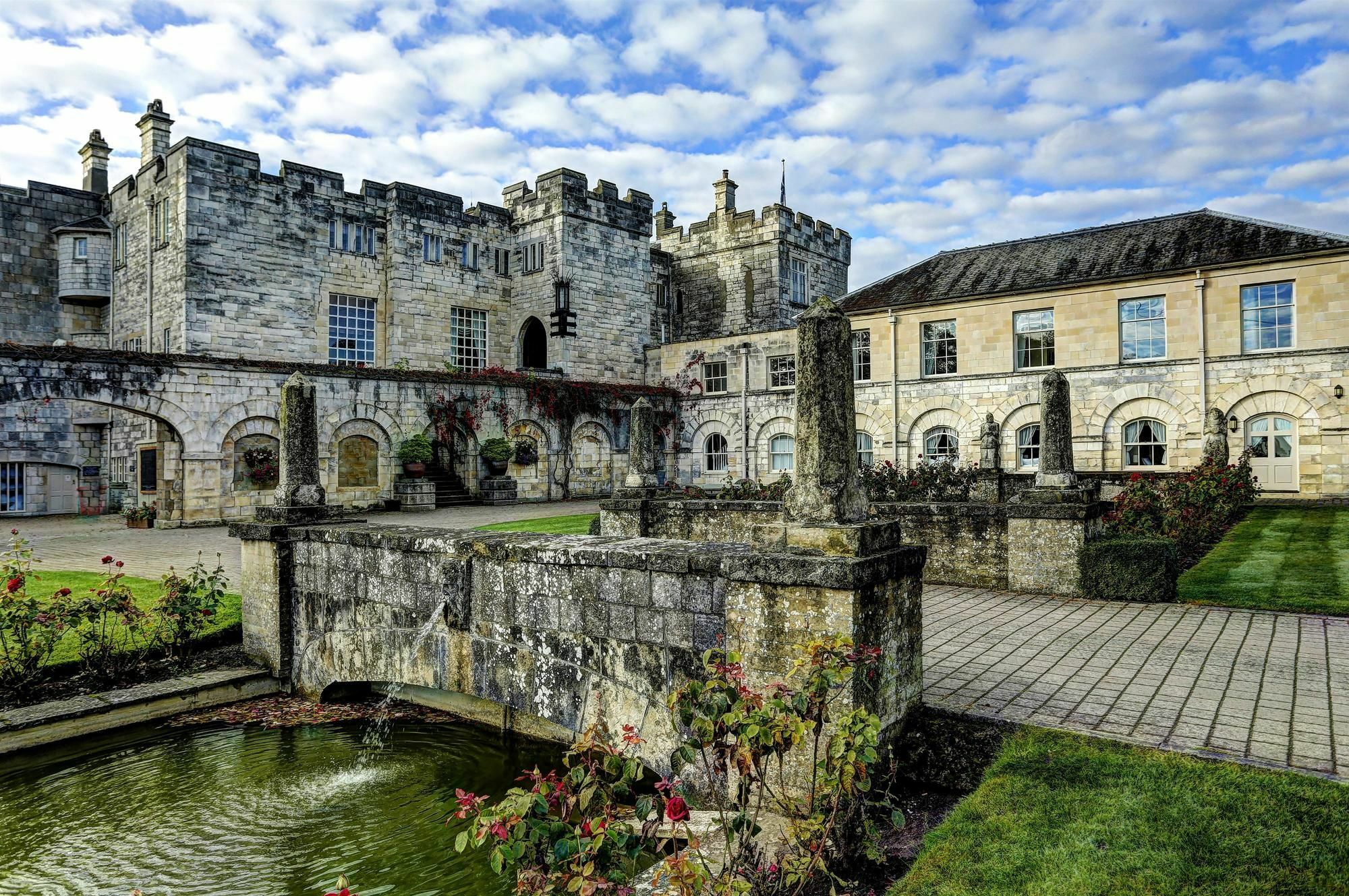 Hazlewood Castle & Spa Тадкастър Екстериор снимка