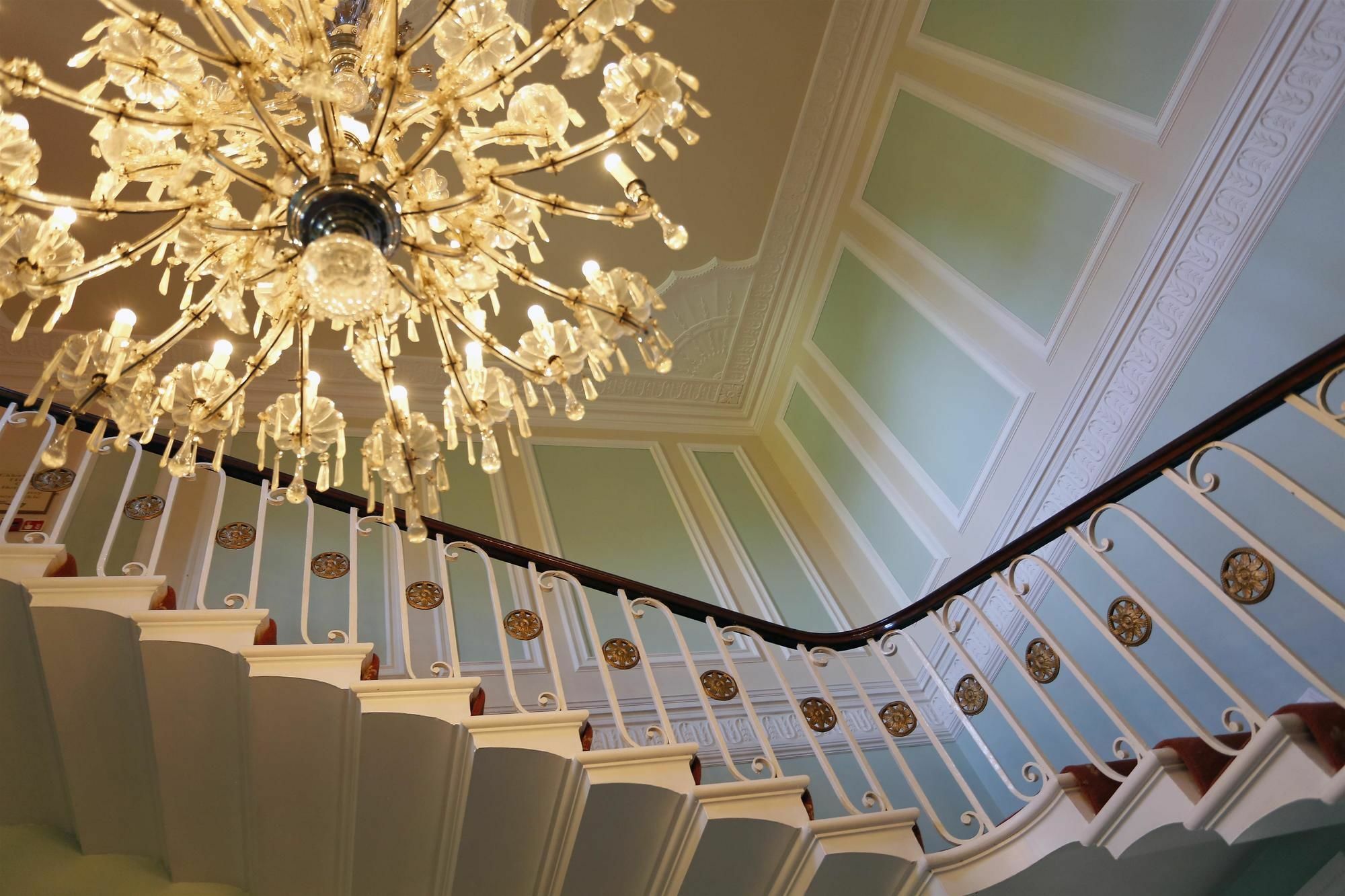 Hazlewood Castle & Spa Тадкастър Екстериор снимка